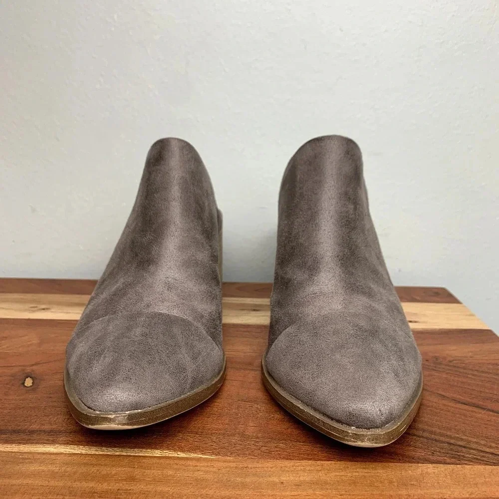 Report Tisha Faux Suede Leather Mules Clogs Pointed Toe Gray Taupe Shoes sz 7.5